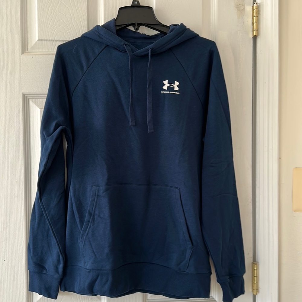 New men’s Under Armour Hoodie. Size Medium